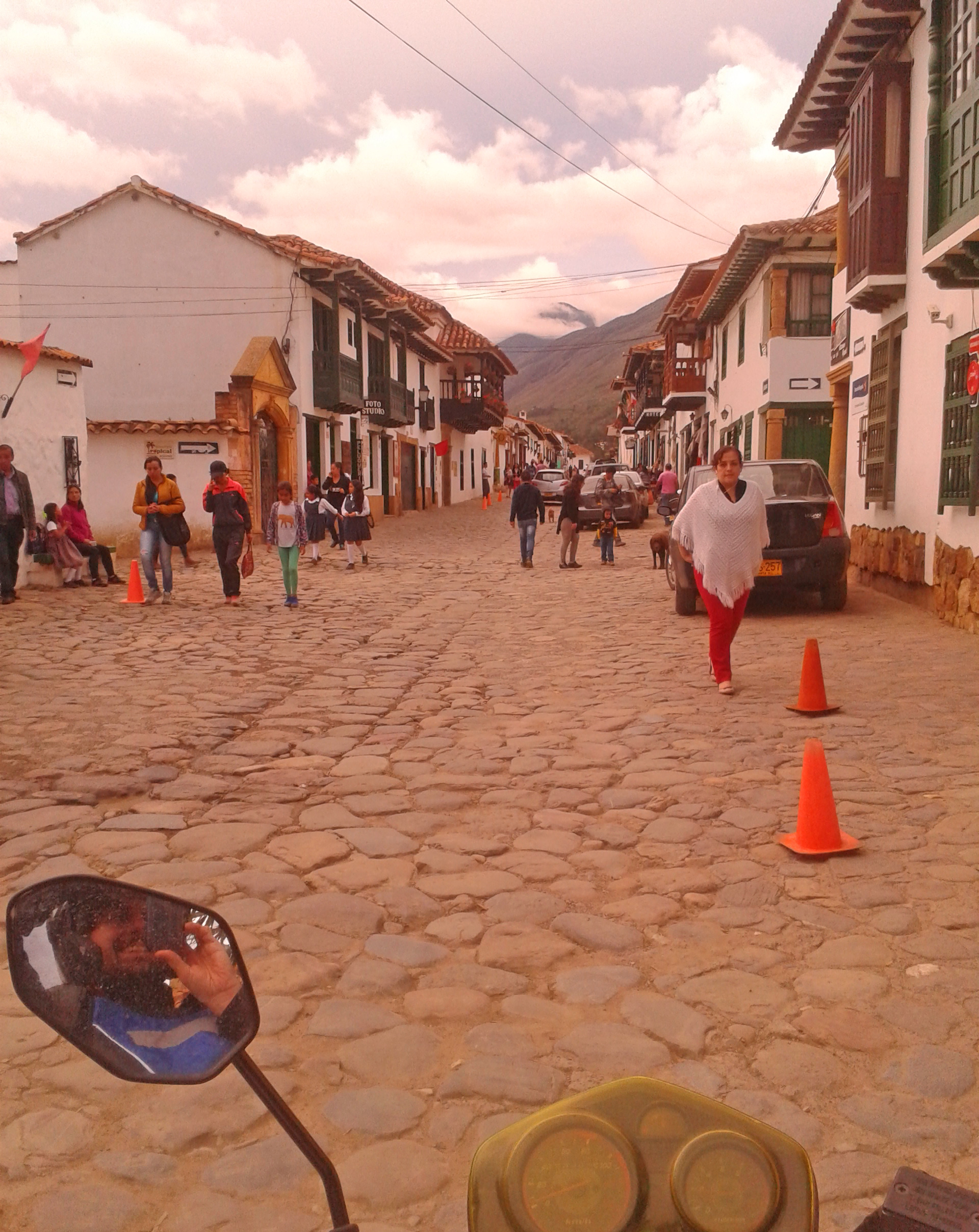 arrivo a villa de leyva colombia viaggio in moto.jpg