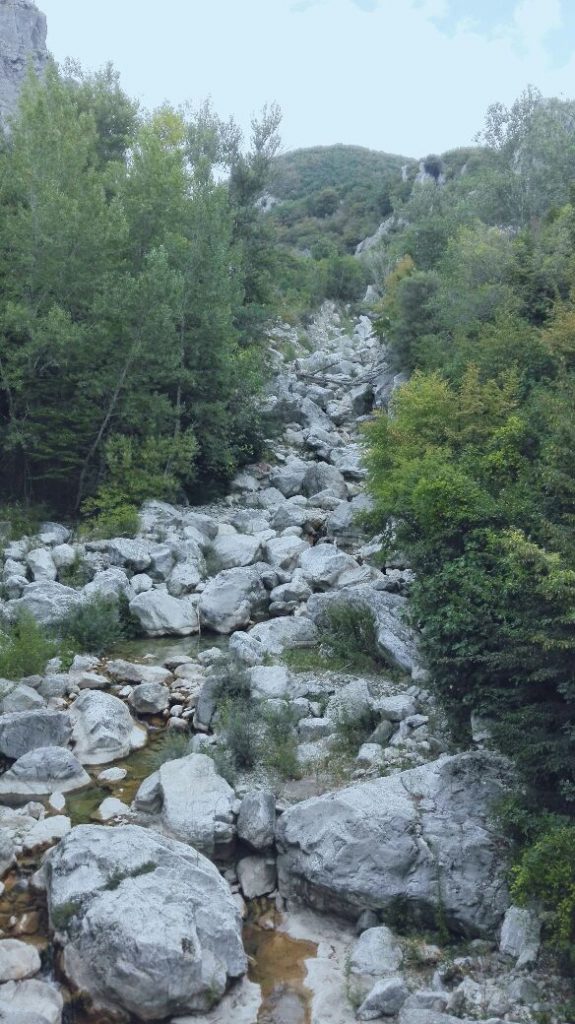 letto-del-fiume-roccalbegna.jpg