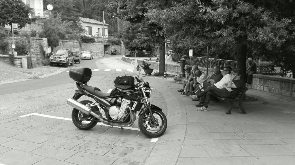 moto-bianco-e-nero.jpg