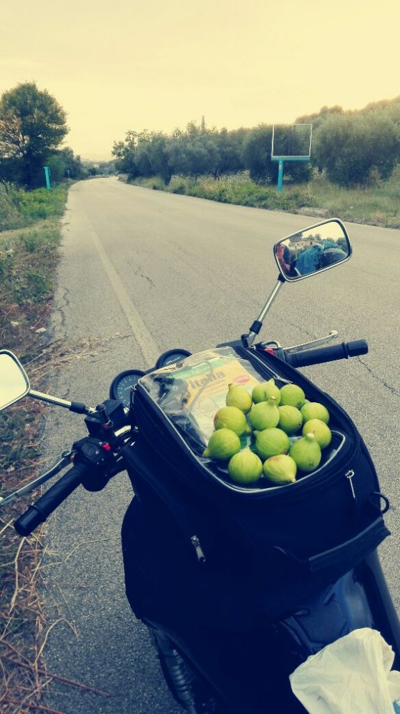 fichi_sulla_moto_abruzzo.jpg