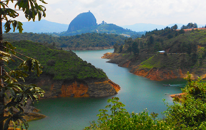 guatape pedra del peñol