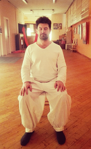 tecniche di meditazione per principianti - posizione seduta